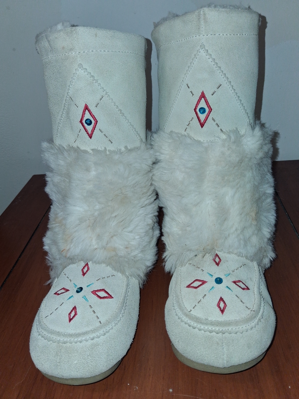 Women’s Cream Faux-Fur Suede Boots - Cozy Winter Style